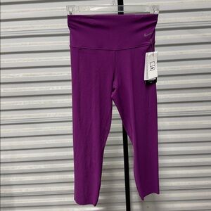 Nike Vibrant Purple Cropped Leggings
